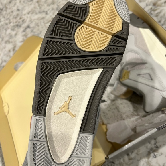 NEW IN BOX Air Jordan 4 Retro SE Craft ‘Photon Dust’ - Picture 5 of 10